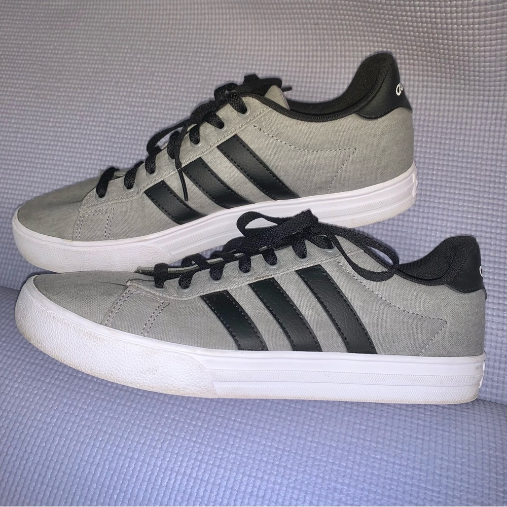 Men’s Adidas Sneakers Size 8.5